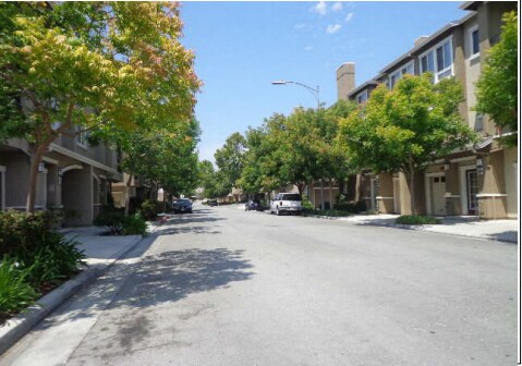 Building Photo - 458 Marble Arch Ave