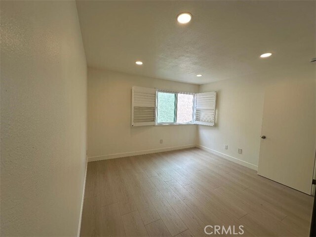 Building Photo - 1534 E Wilson Ave