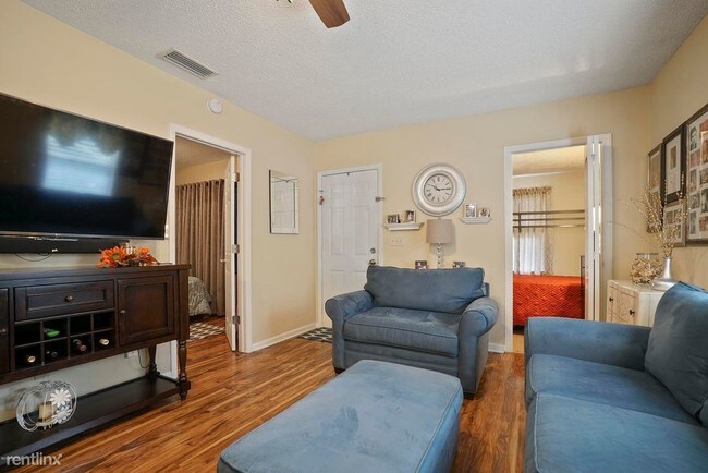 Building Photo - 2 br, 1 bath House - 881 S Whitney St