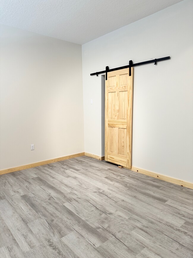 Building Photo - 1212 Heckman Ct