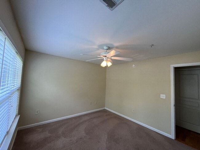 Foto del edificio - 14-1423 Jameson