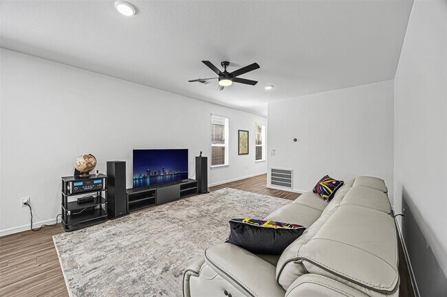 Building Photo - 21127 Dolphin Bay Ln