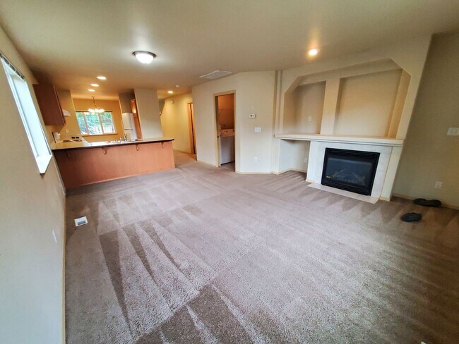 Foto del edificio - Left Side Duplex Available