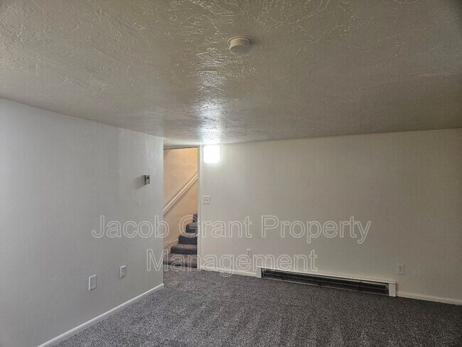 Building Photo - 463 I St