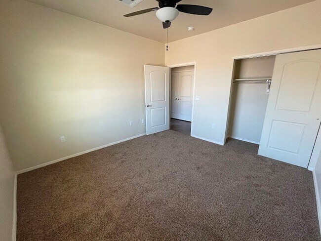 Foto del edificio - 1104 Lechuguilla