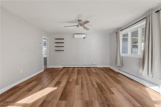 Building Photo - 728 E 343rd St