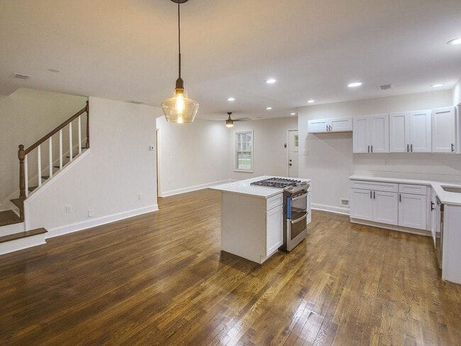 Building Photo - 208 Williford St