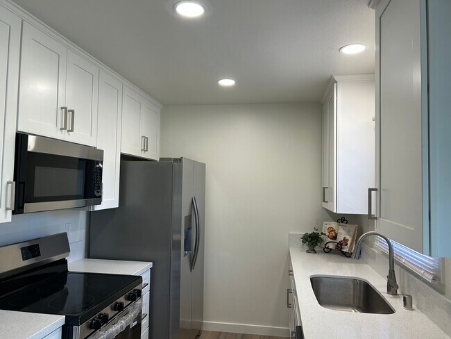 Foto del edificio - 629 S Glassell St