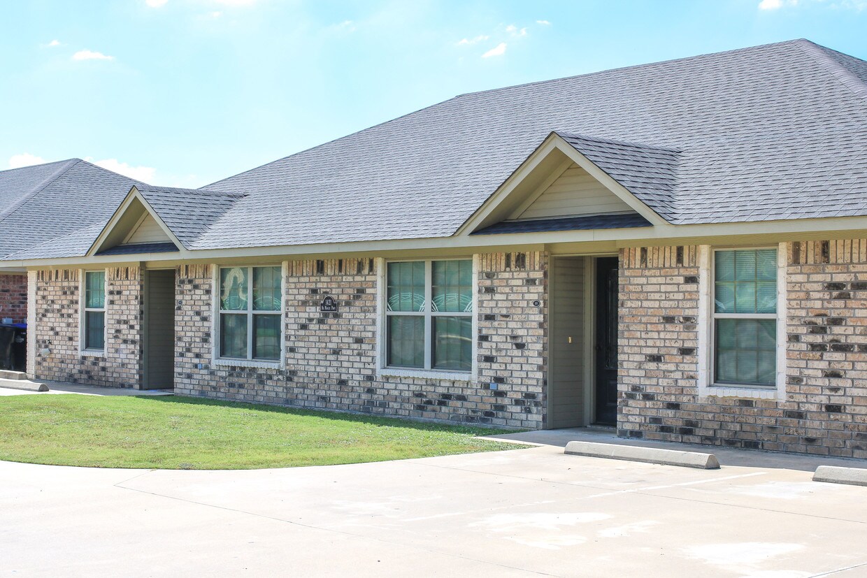 1419 H G Mosley Pkwy, Longview, TX 75604 Townhome Rentals in Longview TX