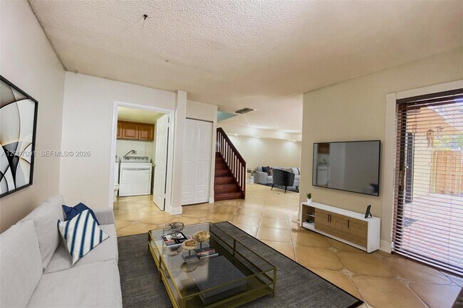 Foto del edificio - 6535 W 24th Ct