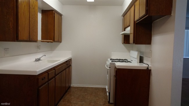 Foto del edificio - 12638 Cedar Ave
