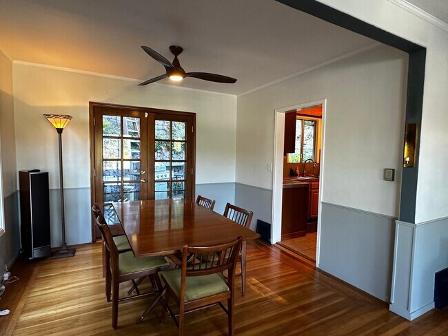Building Photo - 3710 Serrano St