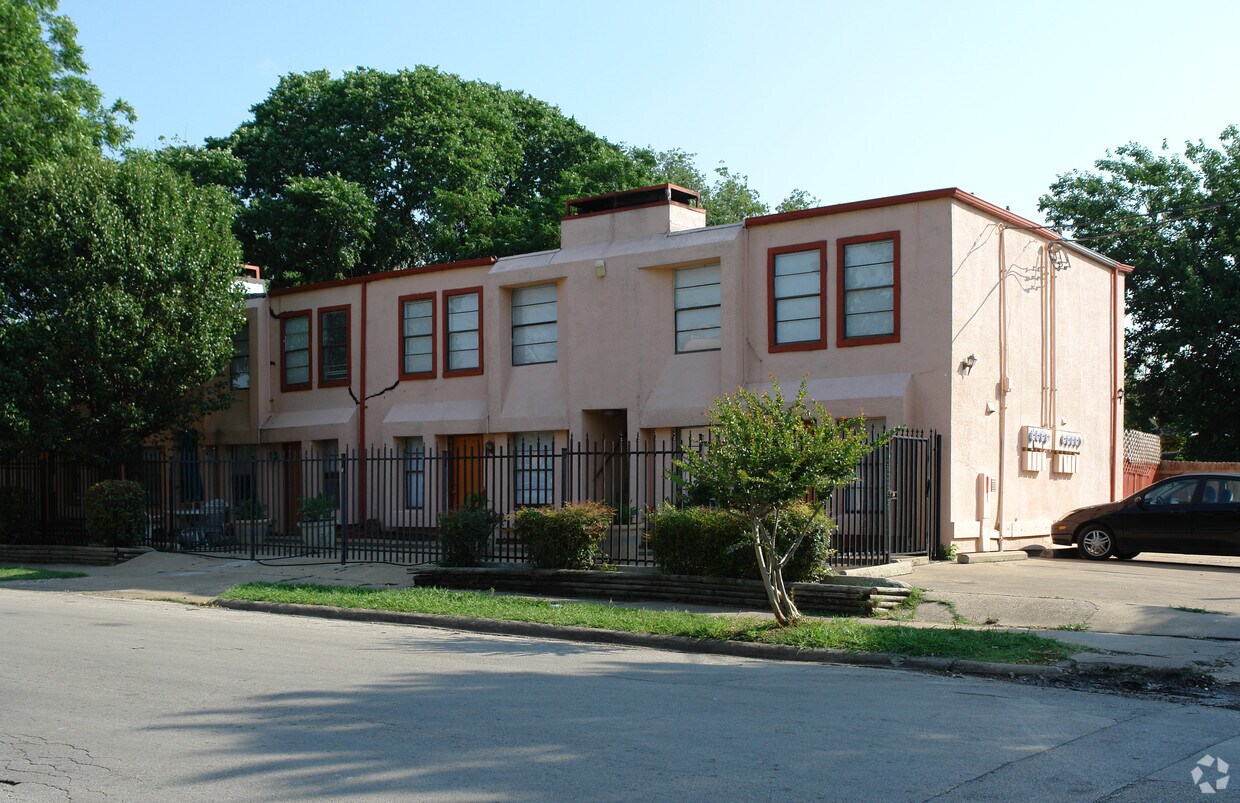 Foto del edificio - 4040 Brown Apartments