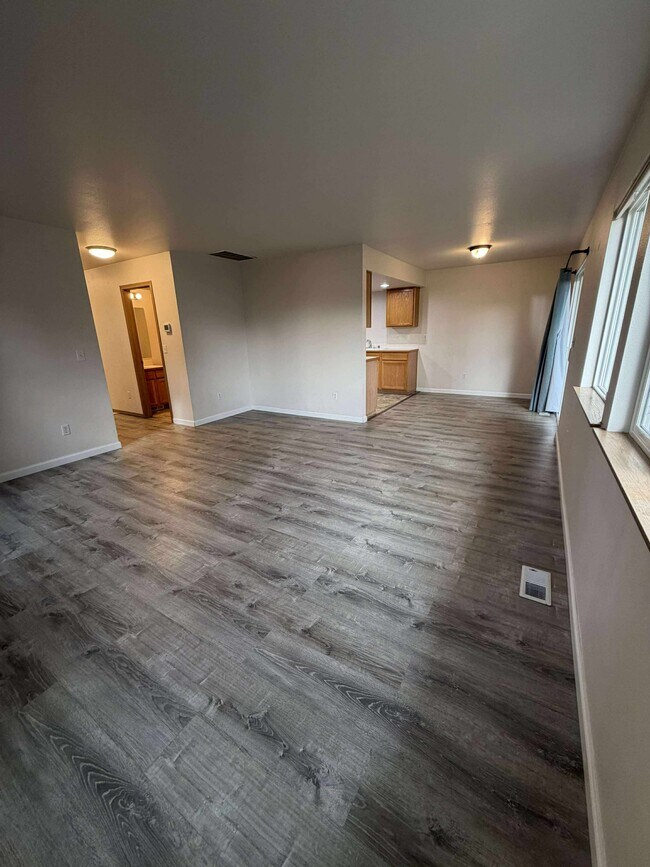 Foto del edificio - 904 Avalon Ct SE