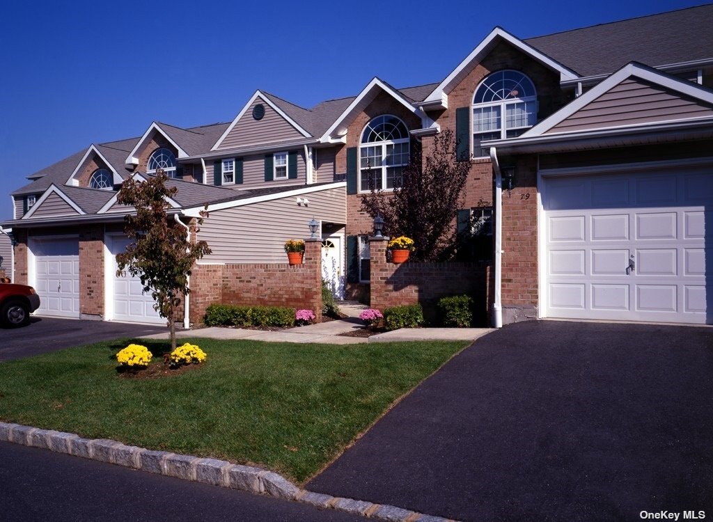 147 Horizon View Dr, Farmingville, NY 11738 House Rental in