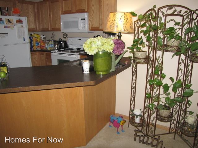 Foto del edificio - 17580 Gillette Way