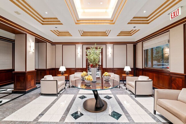 Foto del edificio - 132 E Delaware Pl