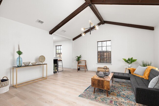 Building Photo - Beautiful 2 bedroom House for Rent!