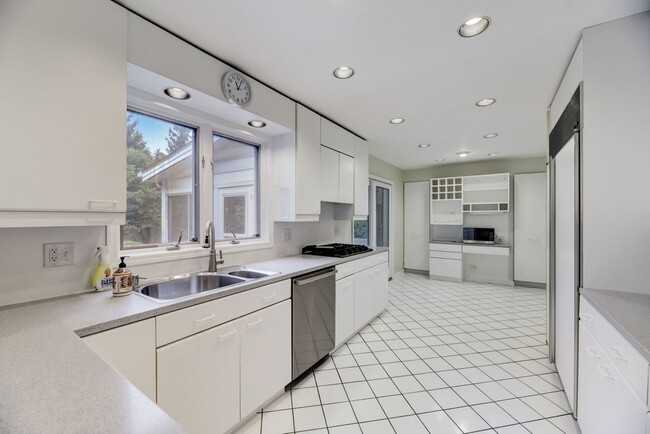 Foto del edificio - 620 Country Ln