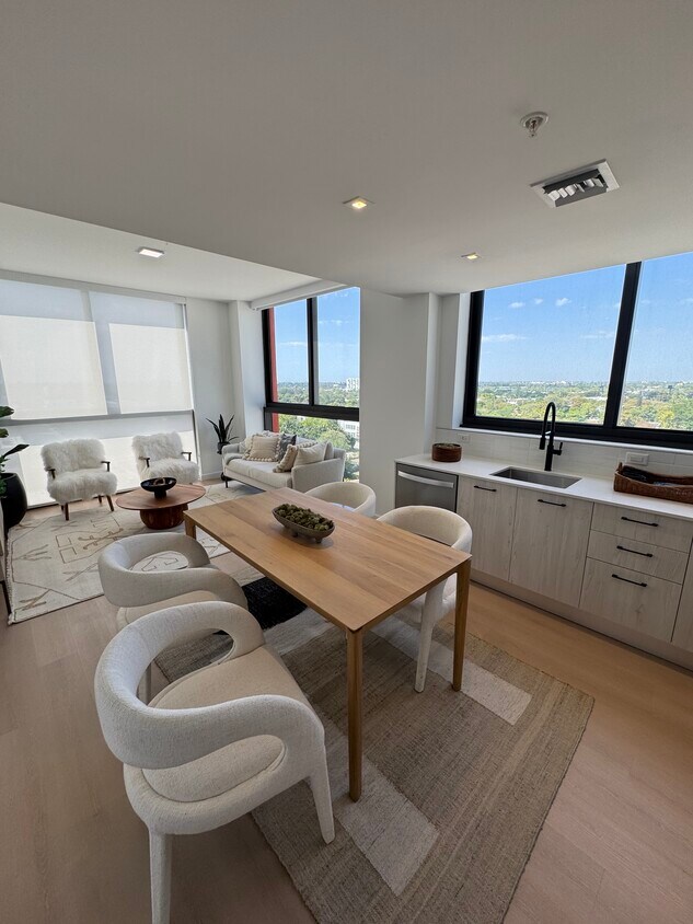 SALA DE ESTAR - 137 NW 31st St