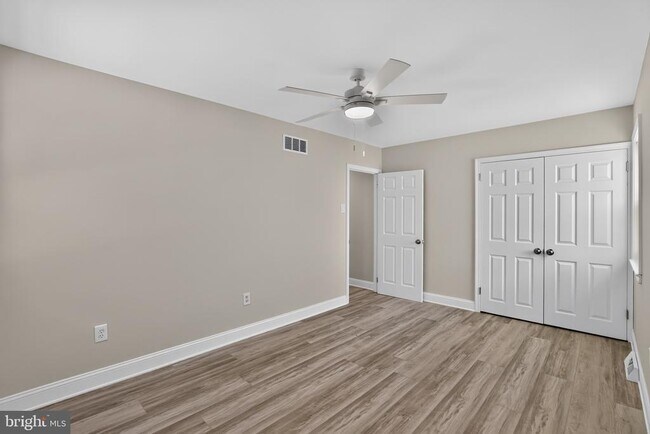 Foto del edificio - 9312 Edmund St