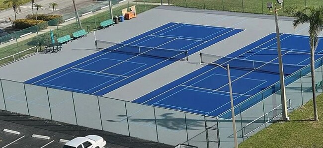 Foto del edificio - 4525 Cove Cir