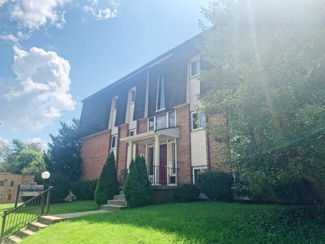Building Photo - 6416 Montgomery Rd