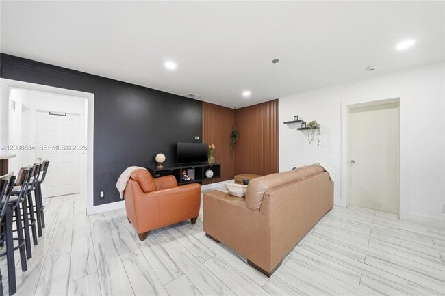 Foto del edificio - 2202 NW 61st Pl