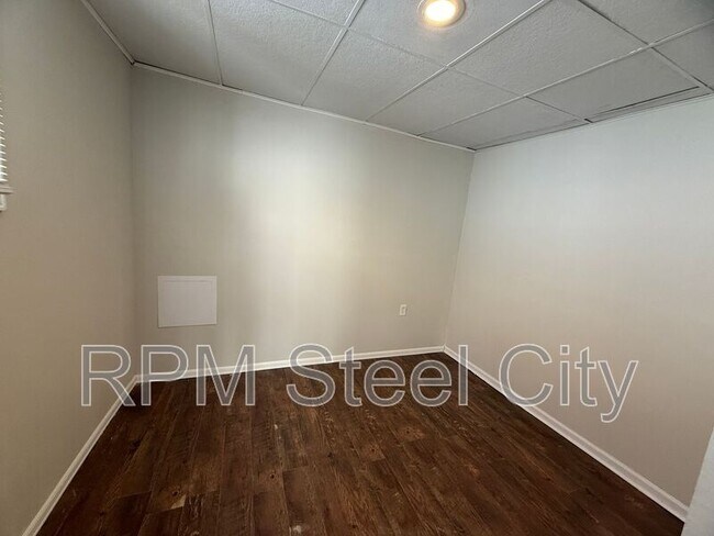 Foto del edificio - 927 E 1st St