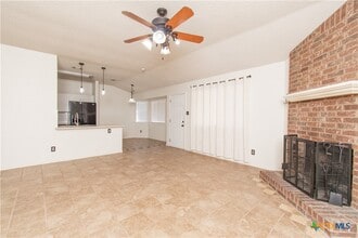 Building Photo - 5104 Glenoak Dr