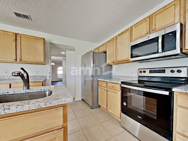 Foto del edificio - 10450 Laxton Street