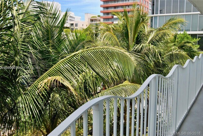 Building Photo - 61 Collins Ave