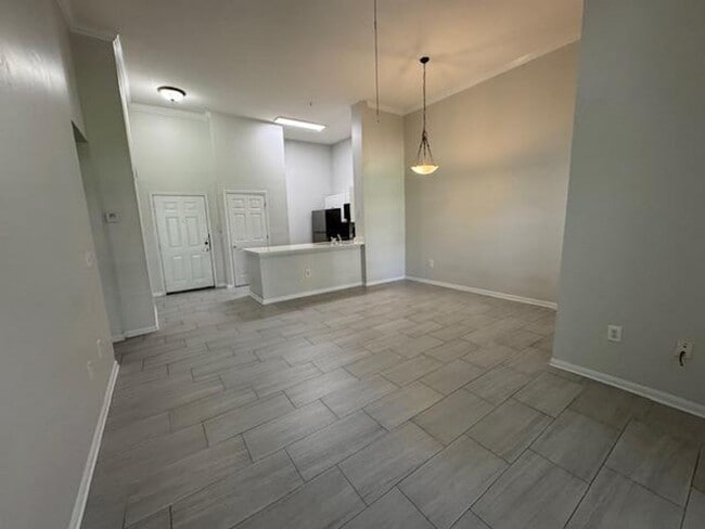 Foto del edificio - 1 Bedroom Ground Floor Downtown Celebratio...