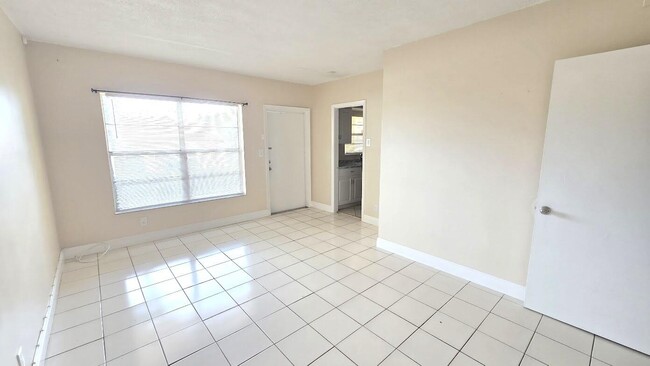 Building Photo - 3530 NW 43rd Ave