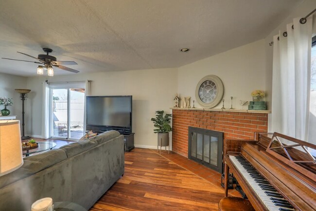 Foto del edificio - 10513 Apache Ave NE