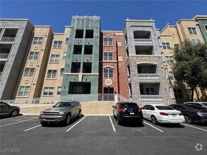 Building Photo - 32 E Serene Ave