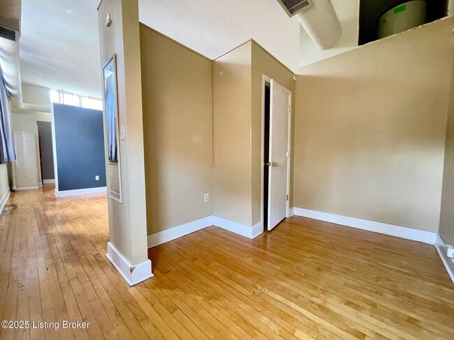 Building Photo - 1516 Hepburn Ave