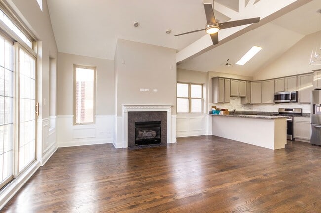 Building Photo - South Shore Stunner – 1,700 SQ FT, Master ...