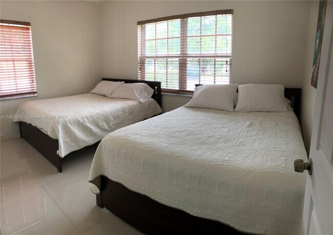 Foto del edificio - 625 East Dr