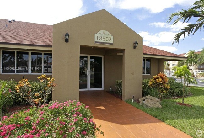 Foto del edificio - 18880 NW 57th Ave
