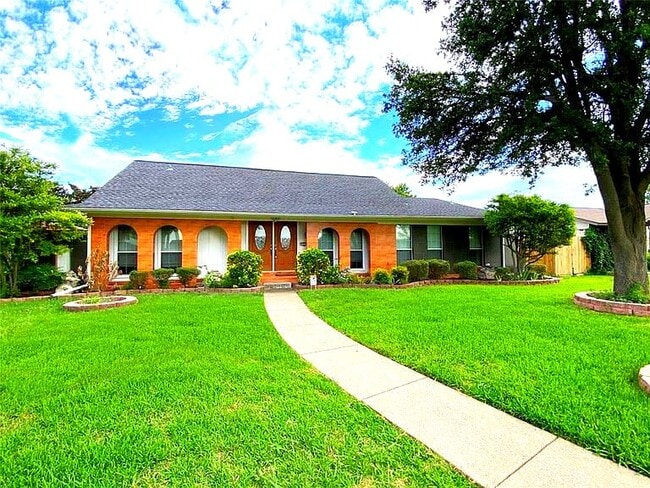 Building Photo - 1316 Dunbarton Dr