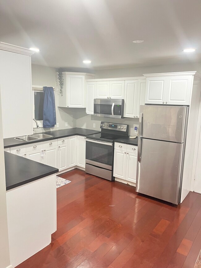 Kitchen - 596 Dell Rd