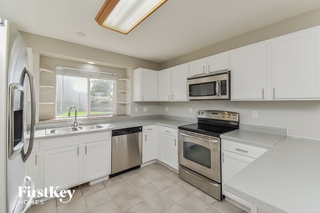 Building Photo - 5322 Bradley Cir