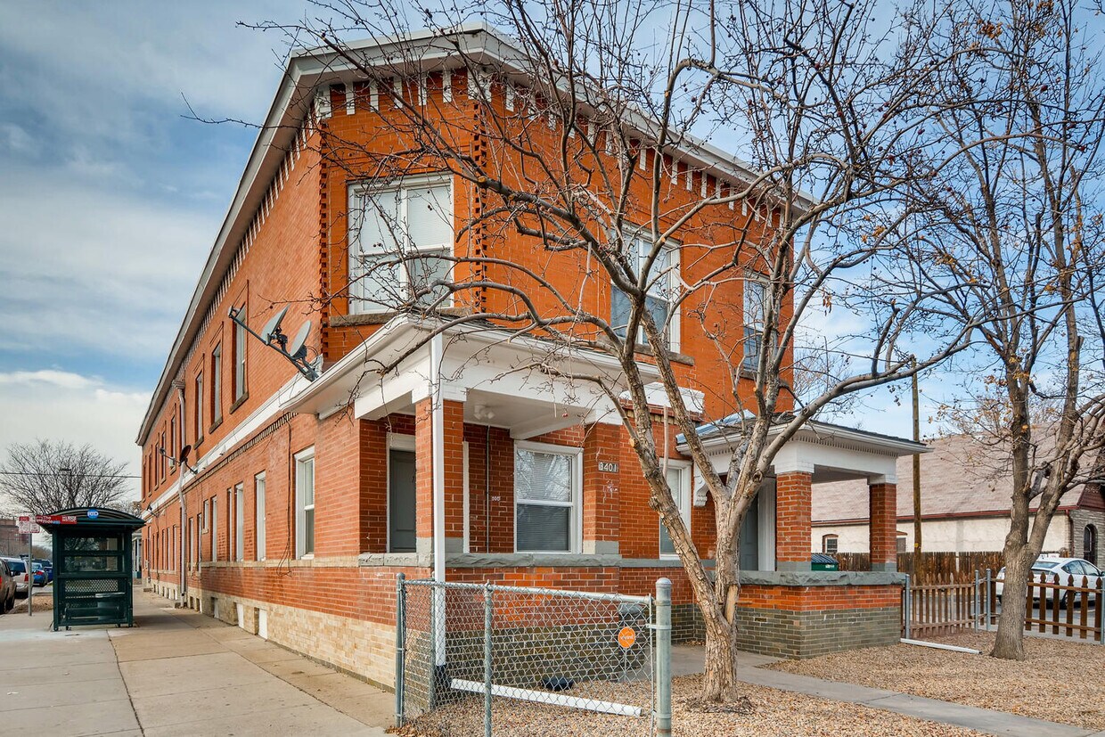 Primary Photo - 3401 N Williams St