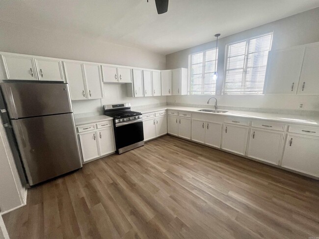 Foto del edificio - 1020 Kavanaugh Blvd