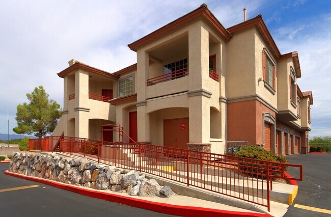 Foto del edificio - Beautiful 3 bedroom Condo