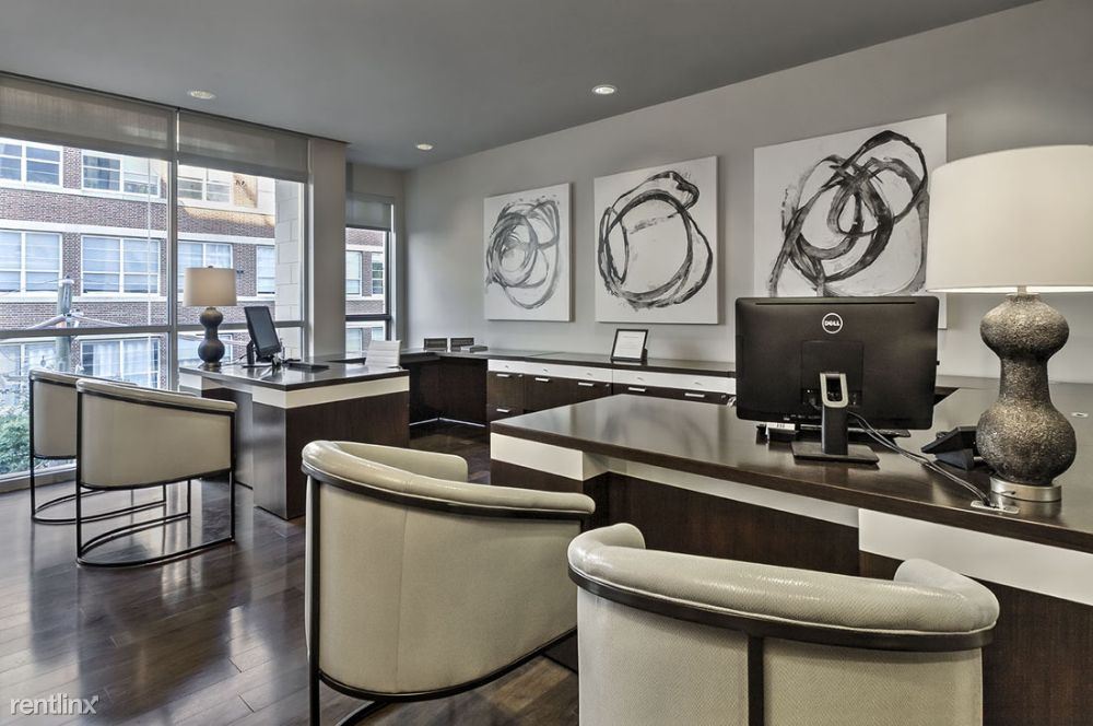 Foto principal - 4670 Amesbury Dr