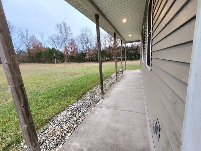 Foto del edificio - 6039 Morris Lake Rd