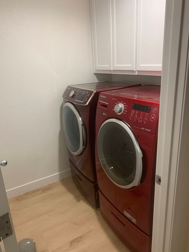 Laundry - 138 S Broadway