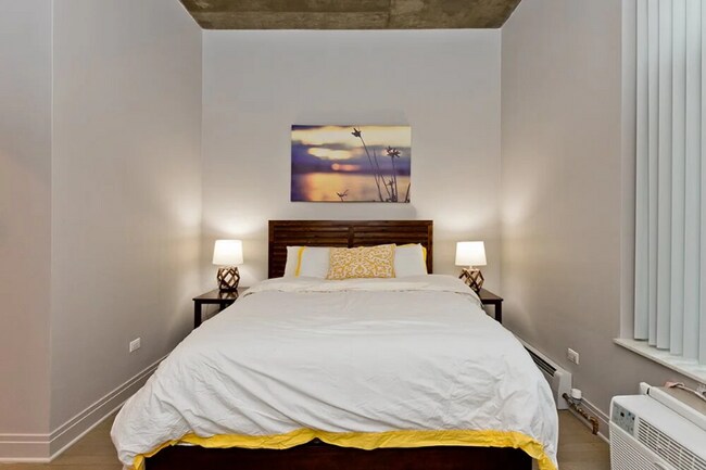 Foto del edificio - 836 W Wilson Ave